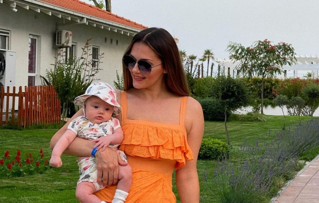 Eliona Pitarka tregon momentin më të vështirë pas lindjes së Galës elionapitarka 210868983 329389678679356 7444195370436944059 n e1626631926576