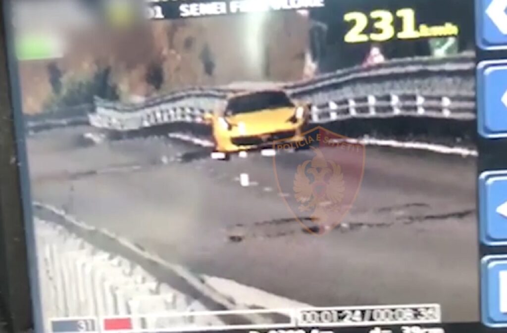 VIDEO- Polaku me Ferrari me 230 km/h në By pass e Fierit, por ja çfarë zbuloi policia ferrari