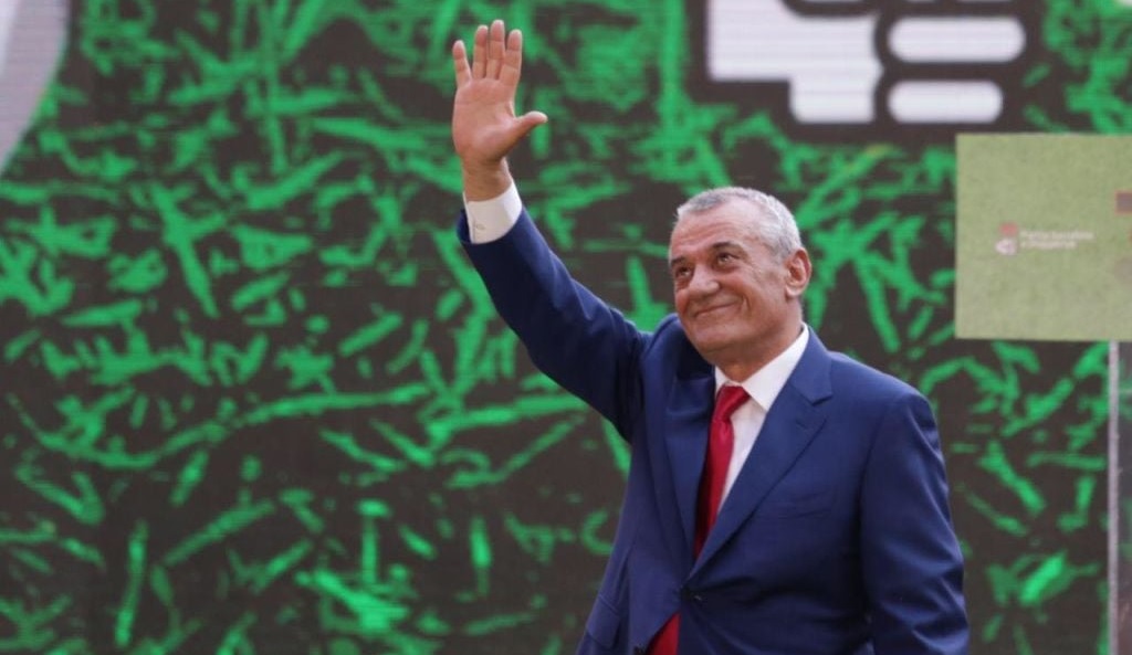 Dinozauri i patretur i politikës shqiptare: Një portret i pautorizuar për Gramoz Ruçin gramoz ruci 9