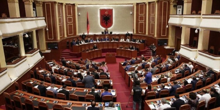Ja cilët deputetë do të kryesojnë Komisionet Parlamentare parlament 1 750x375 1