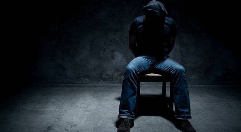 E morën peng, shqiptari arrin t’i shpëtojë bandës së drogës në Spanjë dhe i ‘fundos’ me veprimin e tij, policia vë në pranga 6 anëtarët e rrezikshëm peng