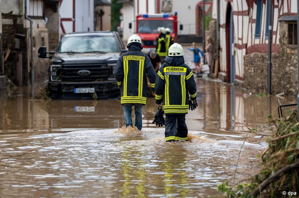 Përmbytjet masive në Gjermani, ambasada gjermane falenderon qytetarët shqiptarë për mesazhet e solidaritetit permbytje 1