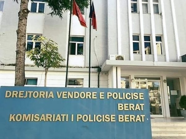 Tenton të vjedhë një banesë, arrestohet 23-vjeçari në Berat policia e beratit 601x450 1