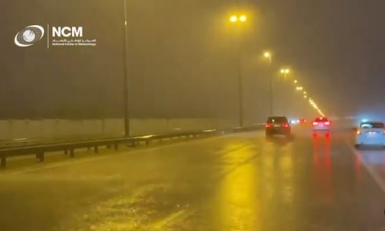 Video/ Temperatura mbi 50 gradë Celsius, Dubai prodhon shi artificial! Ja teknologjia miliona dollarëshe reshjeshiu