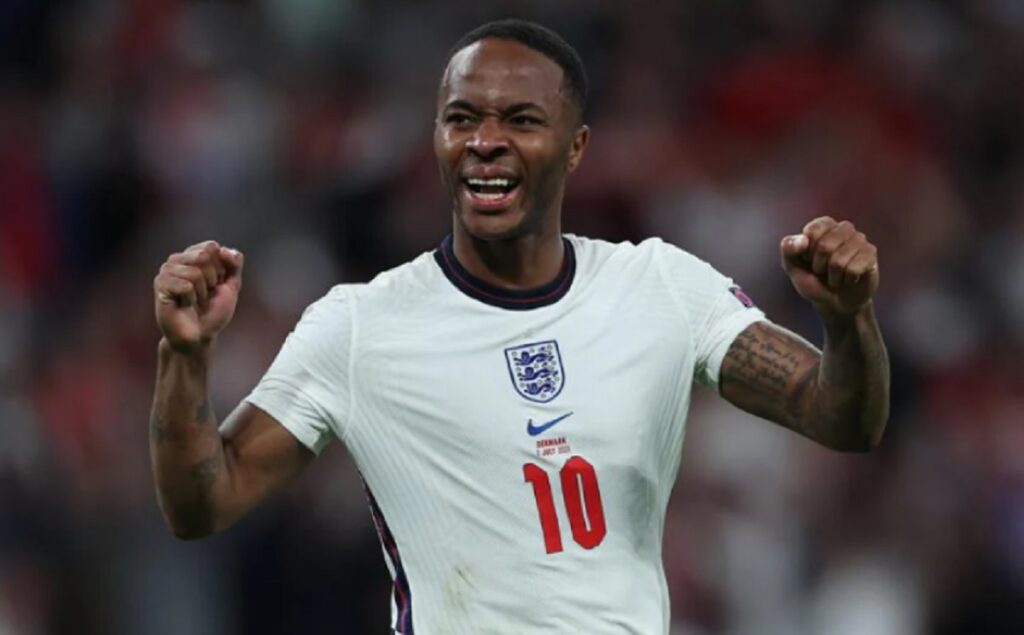 Sterling: Bëmë ndeshje të madhe, festojmë pak dhe mendojmë për Italinë sterling