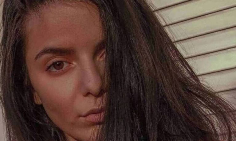 E zhdukur prej muajsh/ Kthesa në dosjen e shqiptares Artemis Vasili, dyshohet se mbahet peng për t’u prostituar. Policia greke kontrollon faqet “+ 18” vasili