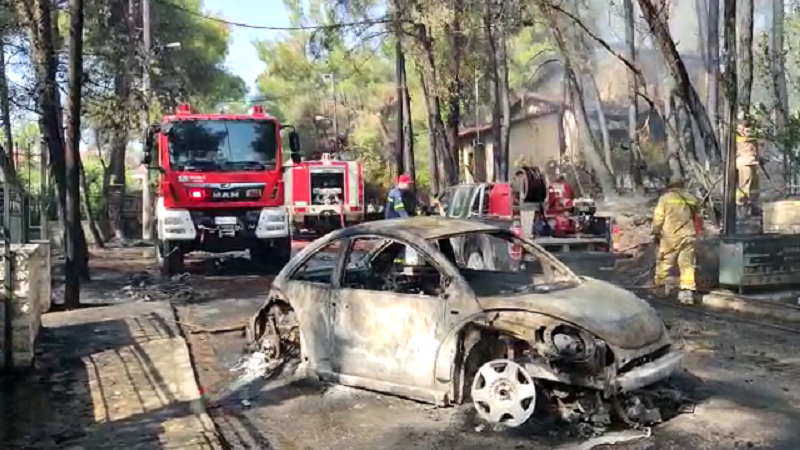 Përmbyset makina në autostradën Elbasan-Tiranë, plagosen dy vajza vlcsnap 2021 07 27 16h35m48s313