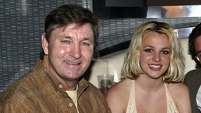 Babai i Britney Spears pranon, jep dorëheqjen nga kujdestaria e këngëtares 119914844 gettyimages 539633370 770x433 1