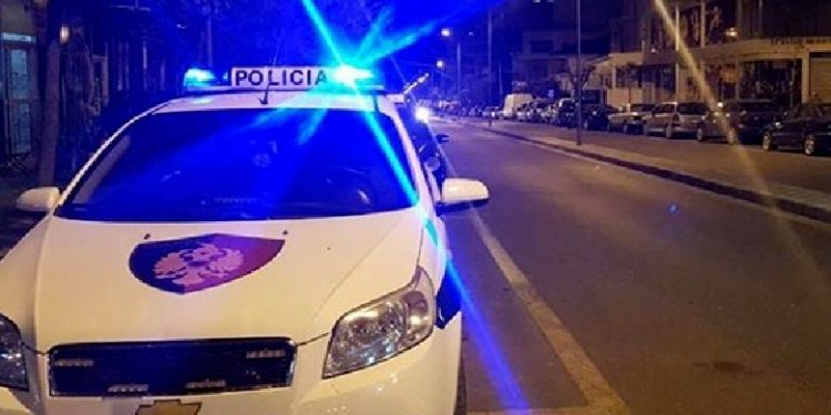 Atentat me armë zjarri në Kamëz, burrë e grua plagosen pranë banesës 1614720765 policianaten1 750x375 1