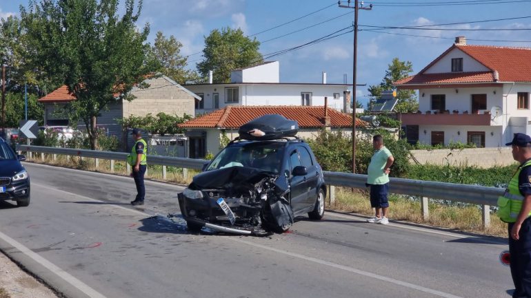 Përplasen dy makina në Pogradec, plagoset lehtë një person 2f84044f 4349 4d95 bed3 c308c8aa6b07 770x433 1