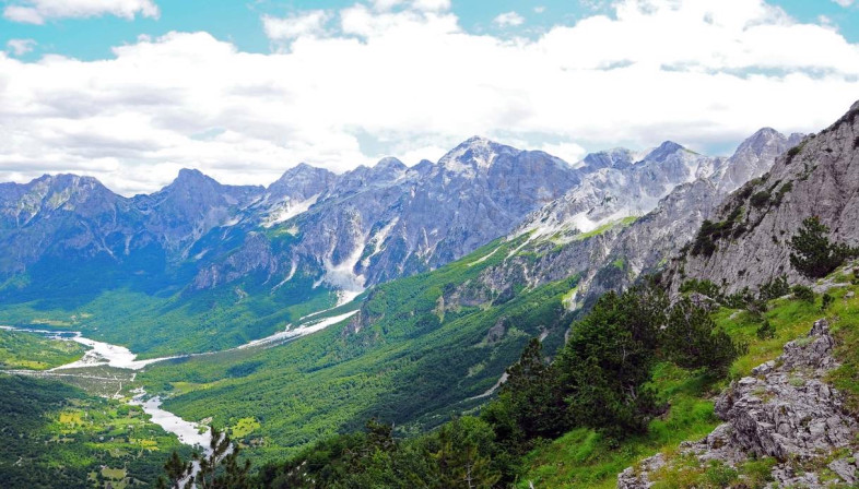 Media italiane jehonë turizmit shqiptar, artikull mbi vendet që turistët duhet të vizitojnë patjetër në Shqipëri: Ka fe bashkëjetesën 6 4 5
