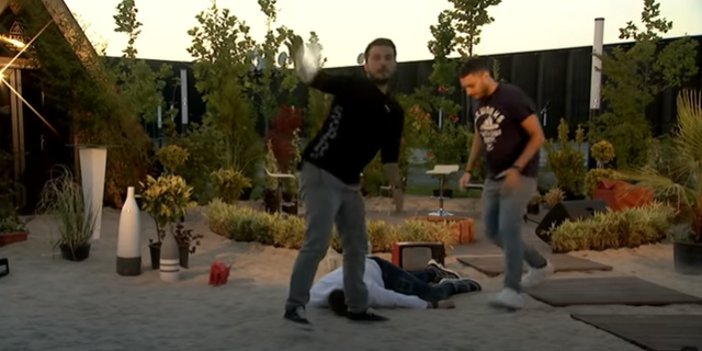 Ish-banori i ‘Big Brother’ rrëzohet pa ndjenja në tokë gjatë transmetimit ‘live’, shqetësohen familjarët dhe miqtë 640 0 61235e1422acf