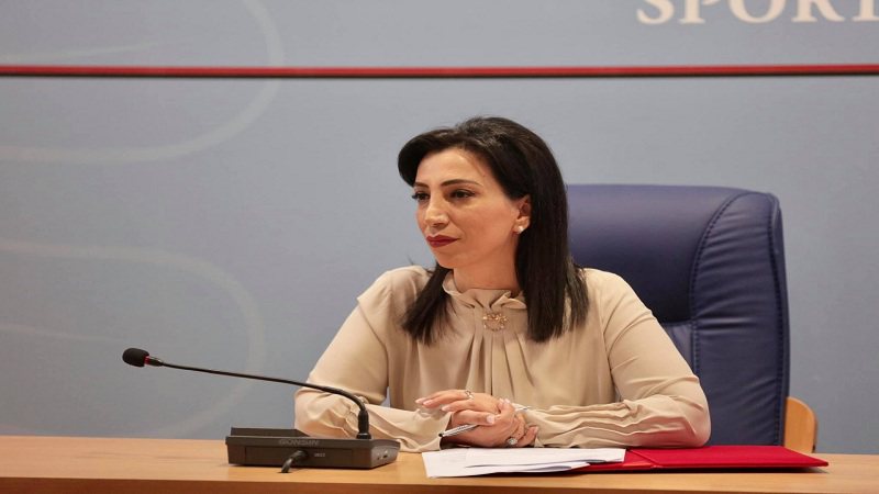 Literatura për bibliotekat e shkollave/ Zgjidhen anëtarët e dy bordeve të rekomandimit. Ministrja bën njoftimin me rëndësi 800 0 6124f5e06076b