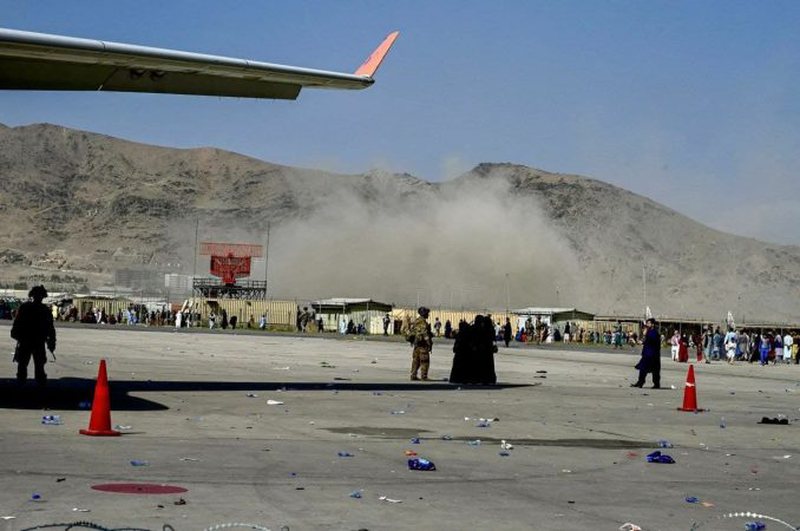 Sulmi terrorist në aeroportin e Kabulit, Britania e Madhe merr vendimin e menjëhershëm 800 0 6127d25381d75