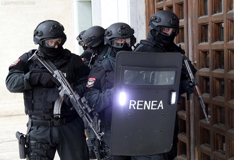 U arrestua sot për drogë, kush është ‘Robi’, vëllai i autorit të masakrës së Çoles 800 0 61289f80a984e
