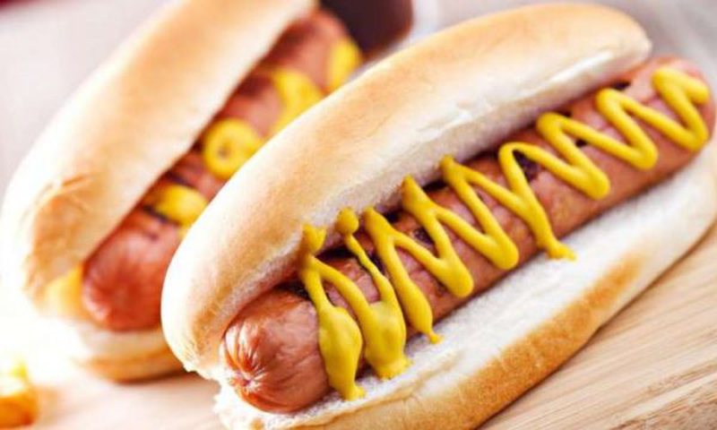 Studimi: Ngrënia e një hot-dog-u mund të shkurtojë jetën tuaj për… 800 0 612a3c244b6c4