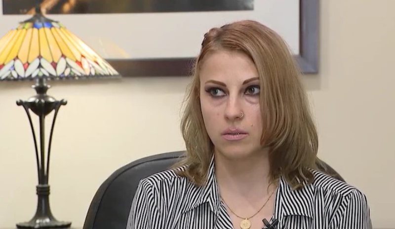 Nëna përballet me të papriturën, nuk ishte e vaksinuar, gjykatësi i heq kujdestarinë e djalit 800 0 612de9cd93e49