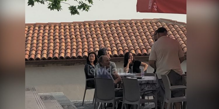Ambasadorja Yuri Kim nis pushimet, relaksohet në Vuno (FOTO) Ambasadorja Kim ne vUNO 750x375 1