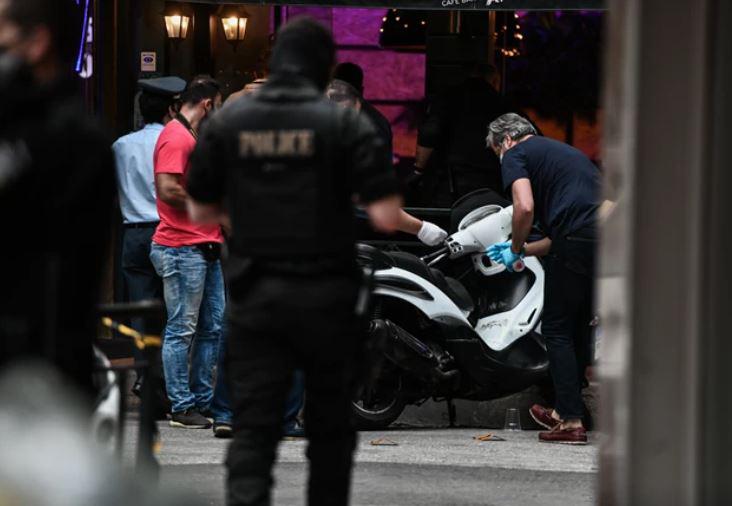 Fotot dhe emrat e viktimave të dy bandave shqiptare që përgjakën Greqinë. Historia e 14 ekzekutimeve mafioze, lufta mes “Dashit” të Vlorës dhe “Arit të vogël” 4 Ari Papa 3