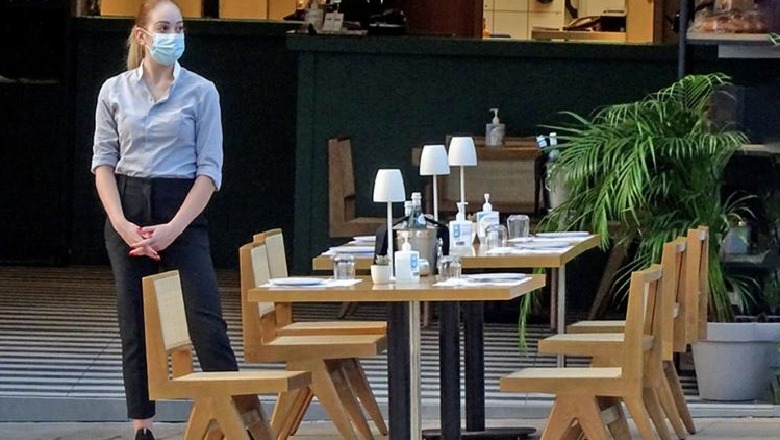 Greqi/ Nga data 13, të pavaksinuarit s’do të lejohen në restorante e hotele! Në plan zgjerimi i listës së vaksinimit të detyrueshëm kundër Covid-19 Greqi