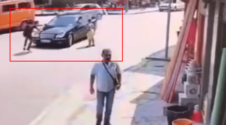 Makina me shpejtësi përplasin këmbësorin në Peshkopi, qytetarët tronditen nga skena e frikshme Screenshot 1 30