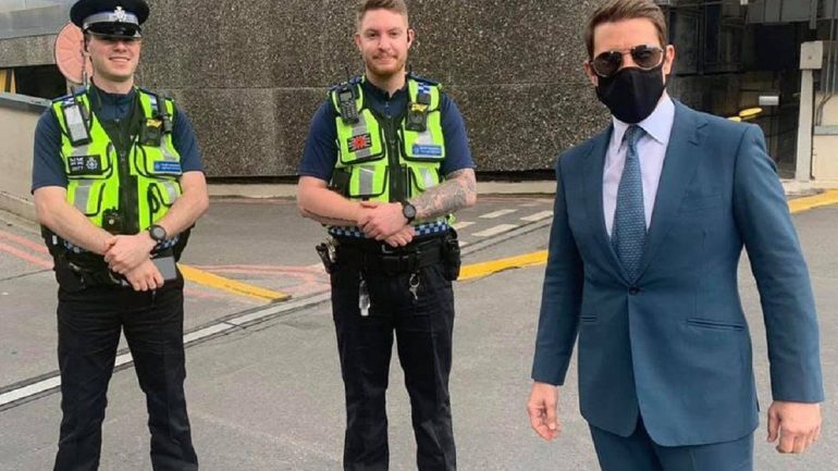 Gjatë xhirimeve Tom Cruise i vjedhin makinën (Foto) Tom Cruise