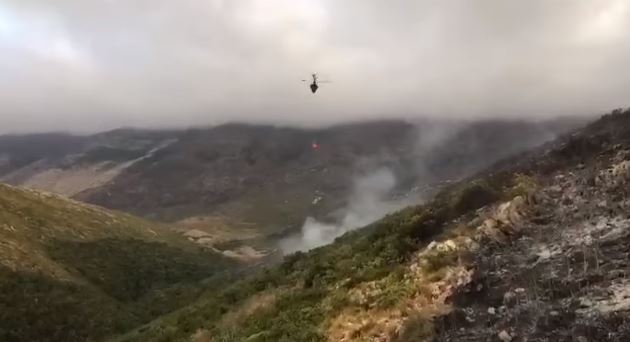 Riaktivizimi i zjarrit në Karaburun, Peleshi: Falë ndërhyrjes së helikopterit të FA arritëm ta shuanim brenda ditës Zjarret 1