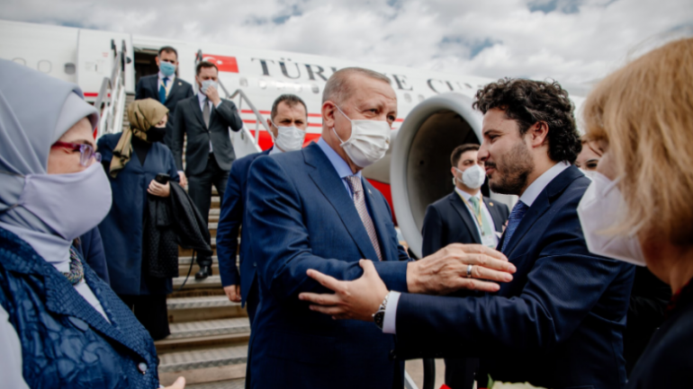 Erdogan viziton Malin e Zi, pritet nga zëvendëskryeministri Abazoviç abo 770x433 1