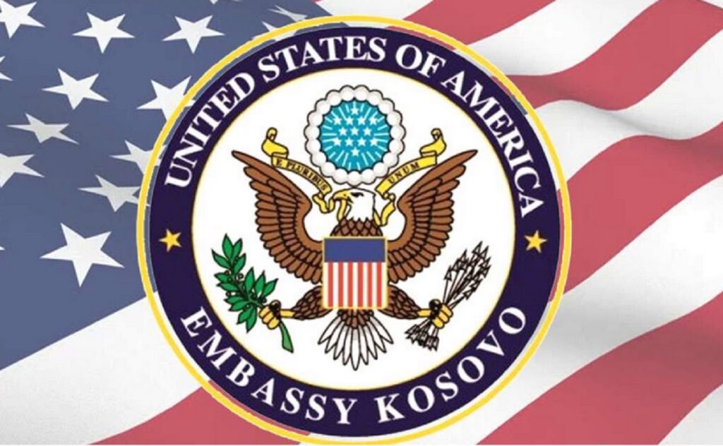Ambasada e SHBA-së apel: Vaksinohuni ndaj Covid, janë të sigurta dhe efektive ambasada shba kosove