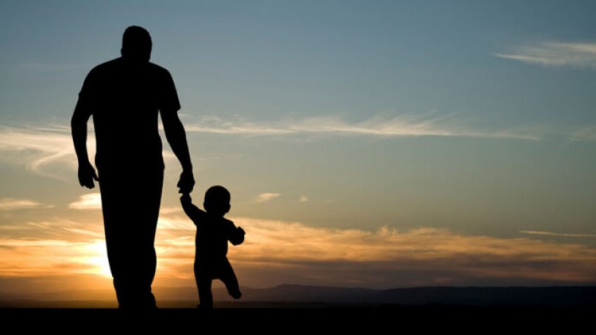 5 mënyra se si ndryshojnë burrat kur bëhen baballarë auto Father 696x3911628084763 1