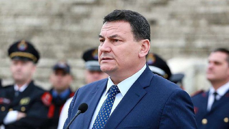 Haki Çako flet për situatën e zjarreve në Shqipëri: Nuk rrezikohen banesat, ja kush janë zonat më problematike cako