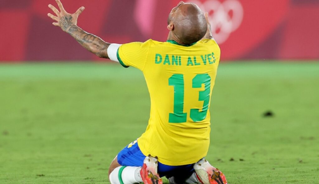 Askush si Dani Alves, Buffon: Përkufizimi i fituesit në fjalor duhet të ndryshojë dani elves