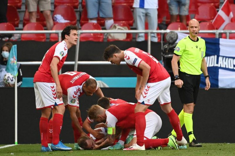 Momenti i atakut kardiak të Eriksen, flet për herë të parë arbitri i ndeshjes danimarka eriksen