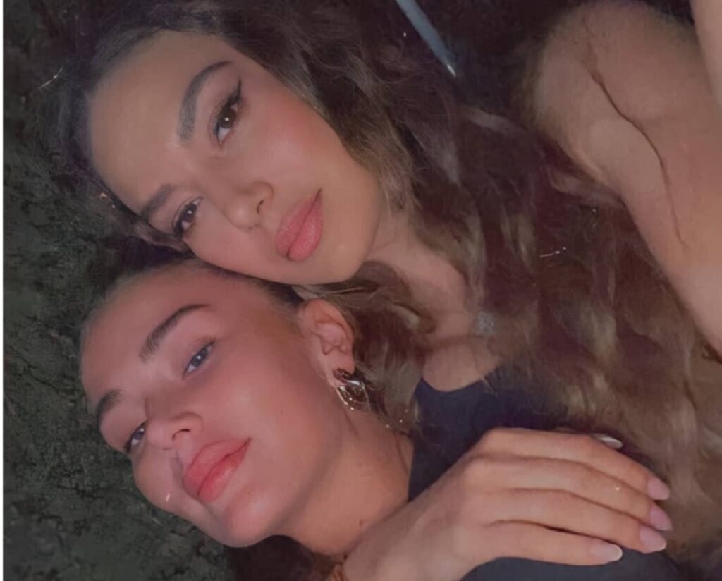 A keni dhe ju një nofkë për miken tuaj, ashtu siç ka Loredana për Elvanën? elvana loredana