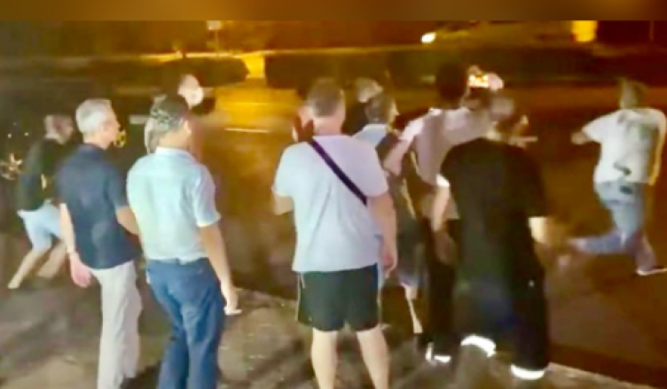 Po raportonte për situatën e zjarreve në Turqi, rrihet gazetari dhe operatori (Video) gaz 752x439 1
