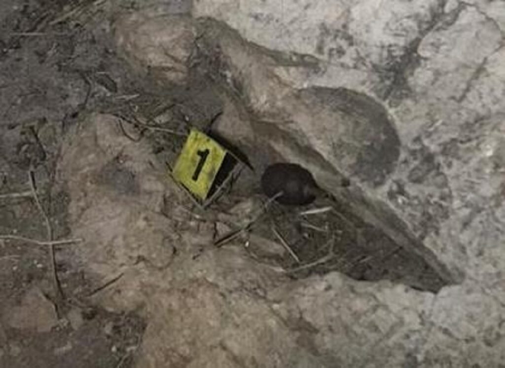 Elbasan/ Kalimtarët gjejnë granatë dore në mes të rrugës, mbërrijnë forcat xheniere granate