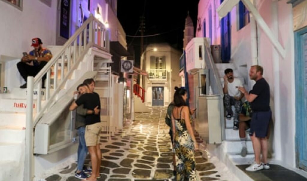 Përhapja e variantit Delta, Greqia rrezikon mbylljen e ishujve turistikë mikonos