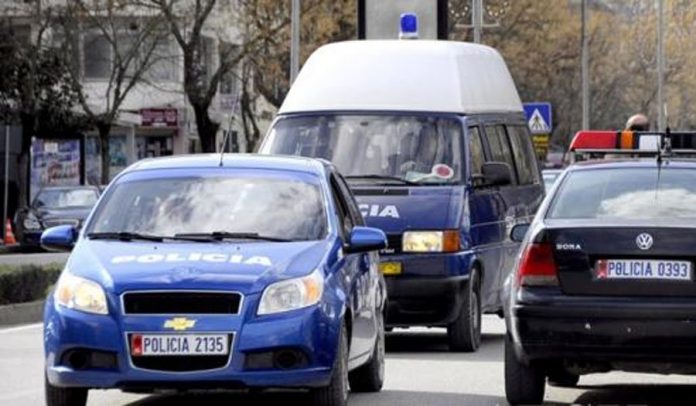 Arrestohen 40 drejtues mjetesh, pezullohen 198 leje drejtimi dhe vendosen mbi 4 mijë e 500 gjoba vetëm në 24 orët e fundit pol 1 2
