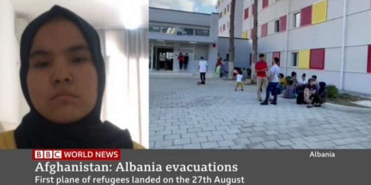 Studentja afgane flet për BBC nga Shqipëria: Njerëz mikpritës! Po kujdesen për ne në mënyrë të shkëlqyer studente 750x375 1