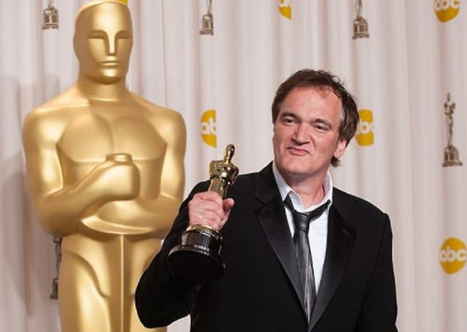 Quentin Tarantino zbulon pse u betua që fëmijë se s’do t’i jepte të ëmës asnjë qindarkë nga fitimet e filmave të tij tarantino q
