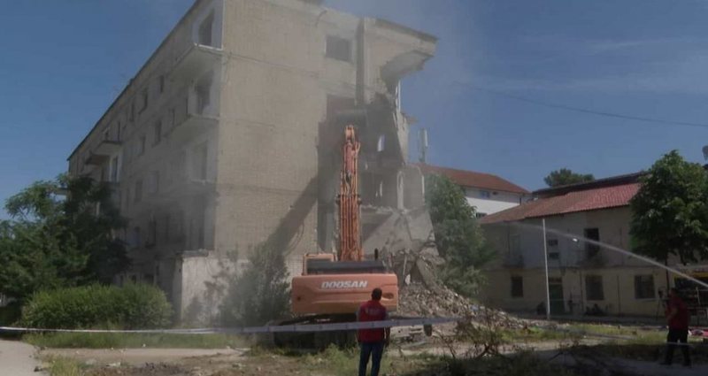 Bashkia Tiranë publikon listën e pallateve që do të prishen në 12 javë për shkak të dëmtimeve nga Tërmeti tirana
