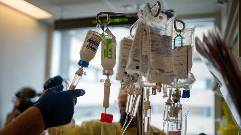 Nga ndryshimet e reja të simptomave, tek pirja e duhanit lidhur me efektin e vaksinave dhe deri në dëmet mikroskopike të mushkërive vaksine spital