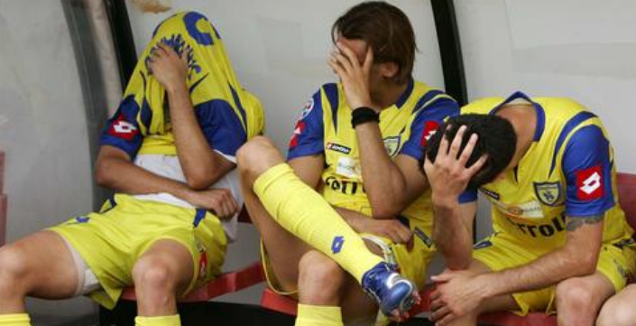 92 vite histori dhe pjesëmarrje në Europë, falimenton klubi i Serie A verona