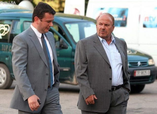 “Gëzuar ditëlindjen”, Taulant Balla uron Fatos Nanon me foton nostalgjike 242177525 4421562194556014 6597566942551140830 n 620x450 1