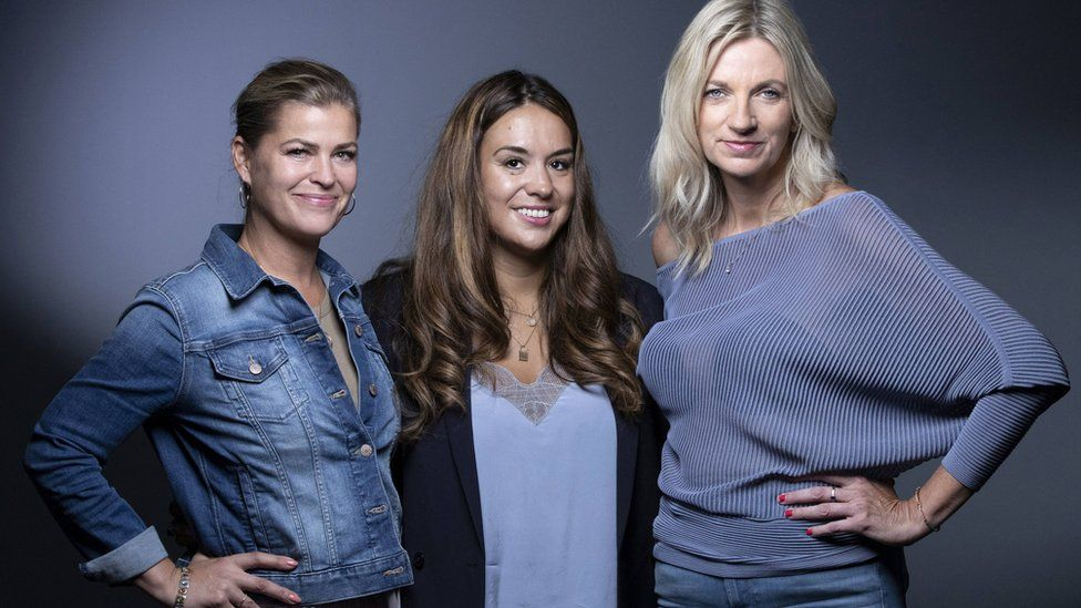 Rikthehen sfilatat e modës “Kuvendi Fashion Week”, deputetët vijnë me koleksionet e reja vjeshtë-dimër 4 3 4