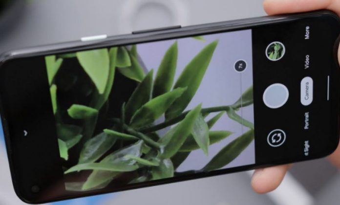 Ky telefon konsiderohet si më i sigurti në botë 4445555 696x421 1