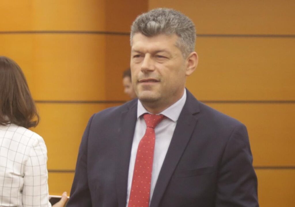 KPK shkarkon nga detyra prokurorin Arben Dyla, në zyrë me kryebashkiakun e Lushnjës kur u arrestua 6e67ec4e 857a 4c46 945b c49918ba7f31 e1631175976506