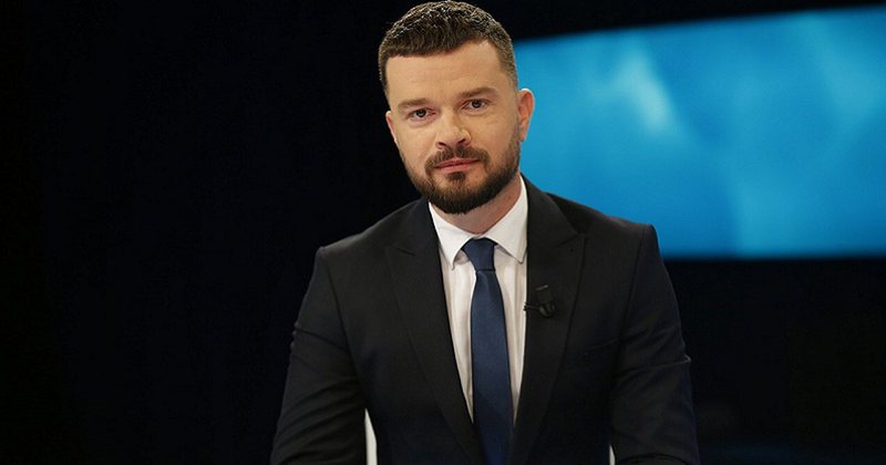 Analisti nxjerr zbuluar pazaret e fshehta të Bashës: Kjo është arsyeja pse Berisha është kthyer në një përbindësh! 800 0 0eff6f6101156c1156ccef9f31a14524