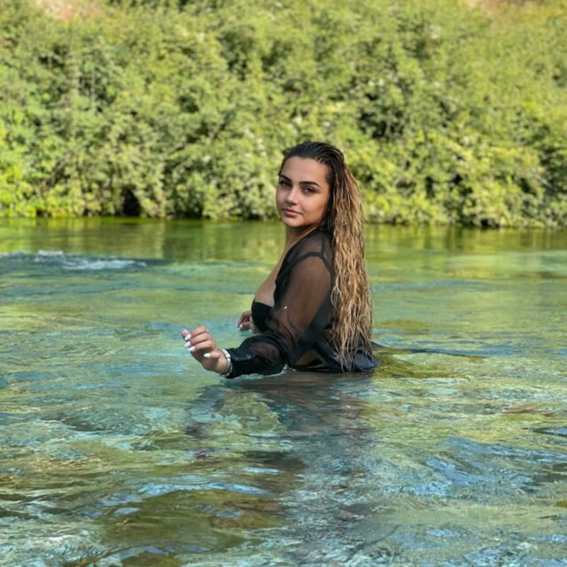“Jam lënduar shpirtërisht dhe fizikisht!”, reagon 24-vjeçarja që mbijetoi në aksidentin tragjik në Qafë-Muzinë: S’jam shtatzënë… 800 0 613078e60b09a