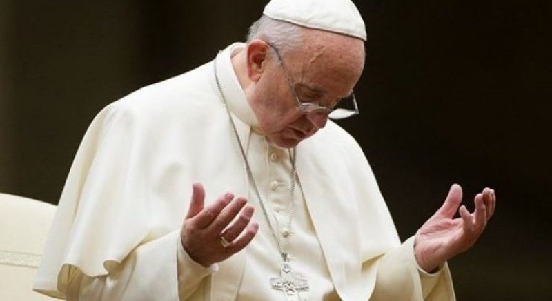 Papa Françesku lutje për refugjatët afganë: Mbroni ata që kërkojnë një jetë të re 800 0 6134c8b970f03